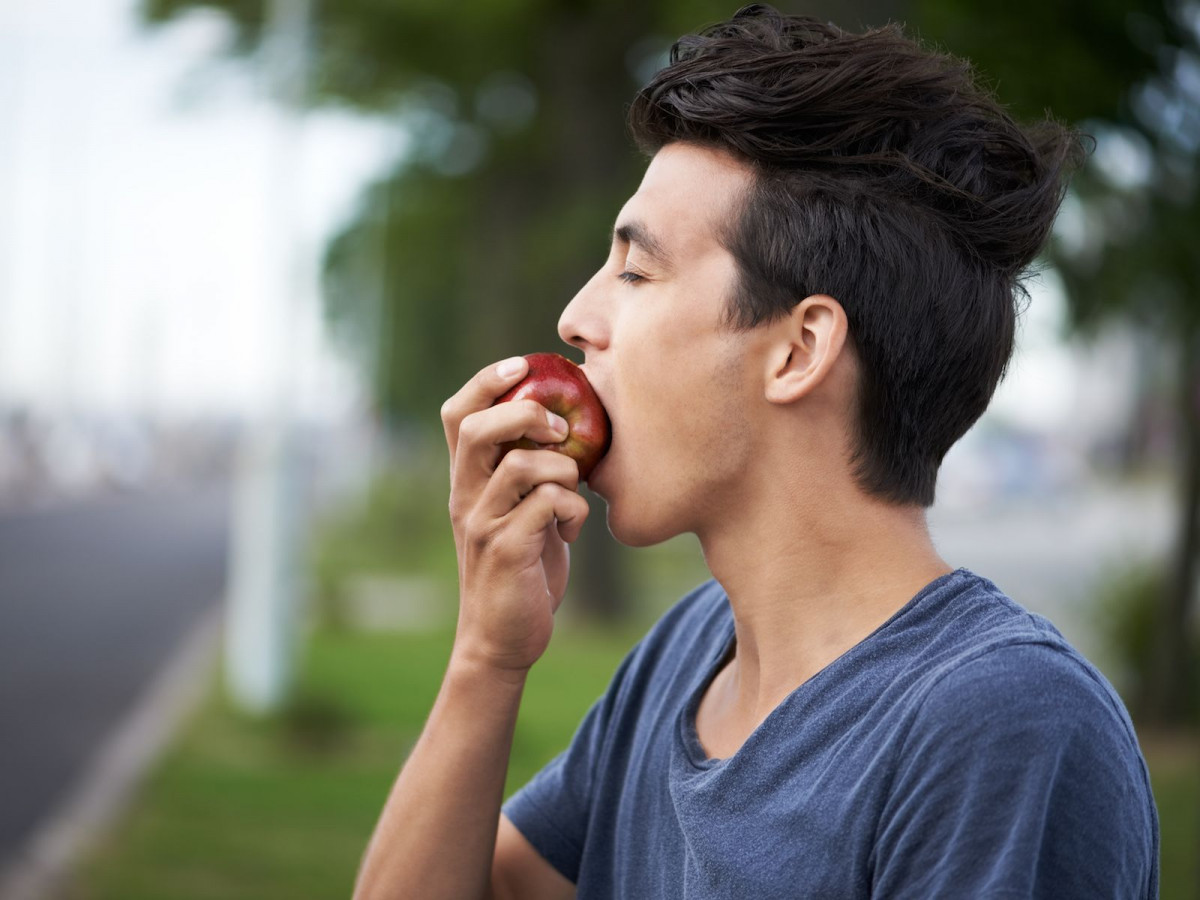 Makan buah